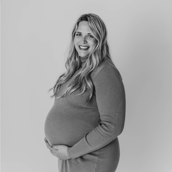 Meet your Posher, Kaitlin - Picture 1 of 5